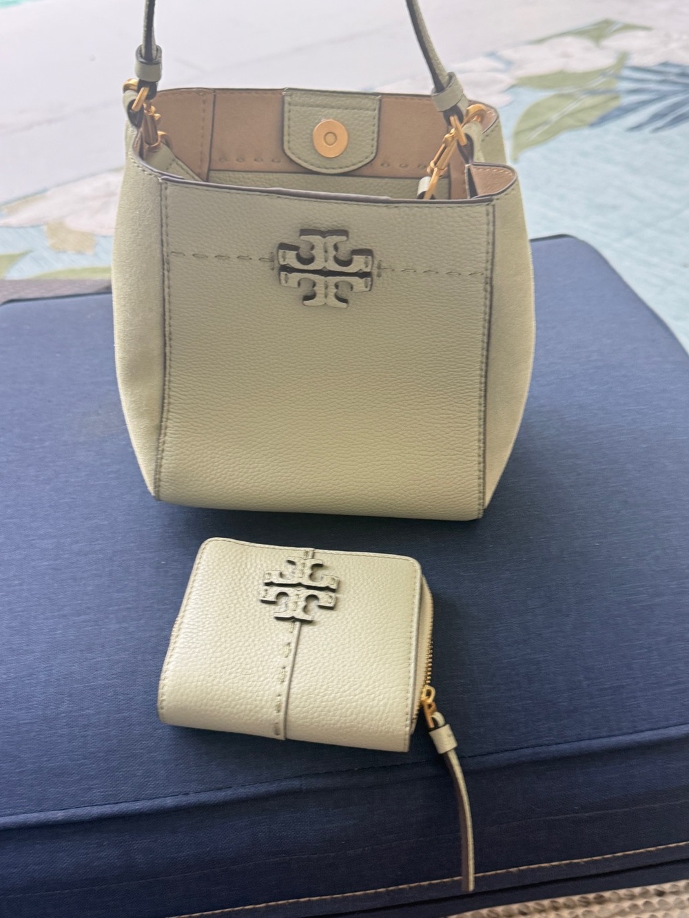 Tory Burch Pebbled Zip Card Wallet in Sage Green and Tory tote